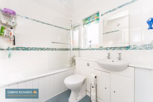 Barn - Bathroom- click for photo gallery